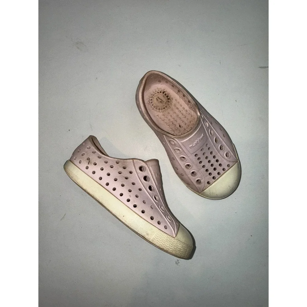 NATIVE $35 Jefferson Toddler Girls 6 Pink White Waterproof Slip On Sneakers GS